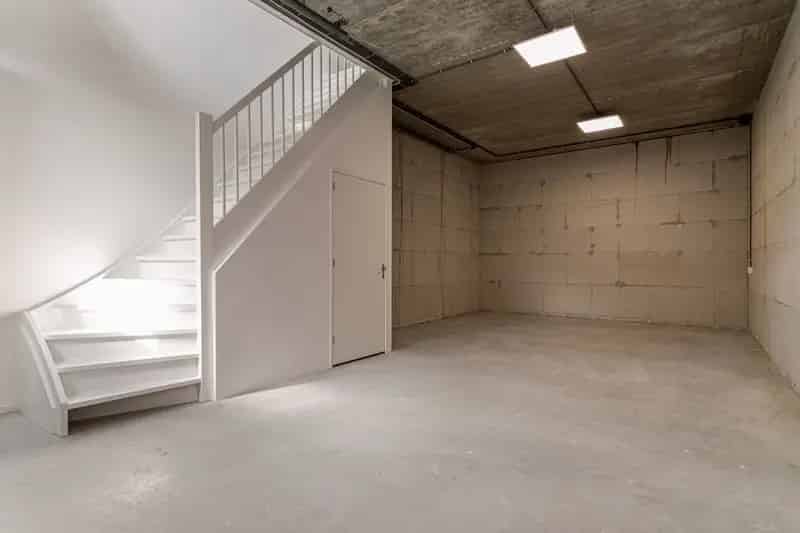 Bedrijfshal te huur Almere Koningsbeltweg 104m2