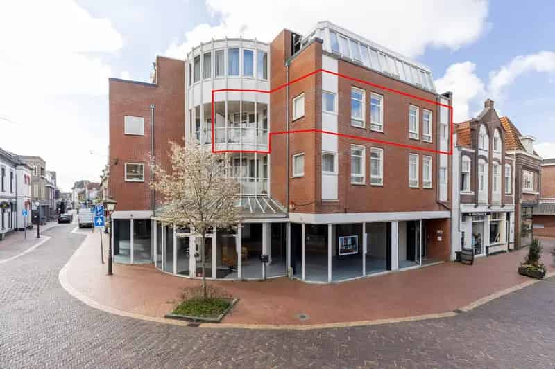 Bussum Centrum: Ruim 3-kamerappartement 89m2 te koop