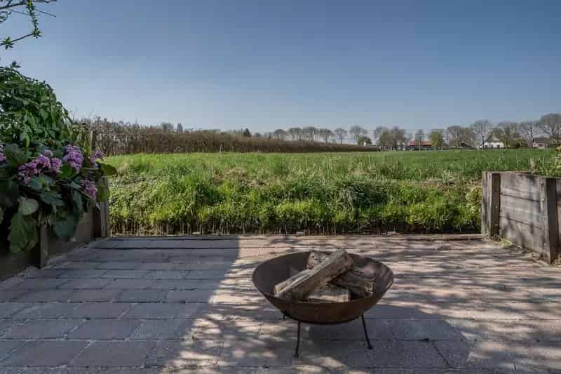 Vrijstaande woning Bruchem: Ruime gezinswoning met grote tuin en bijgebouw