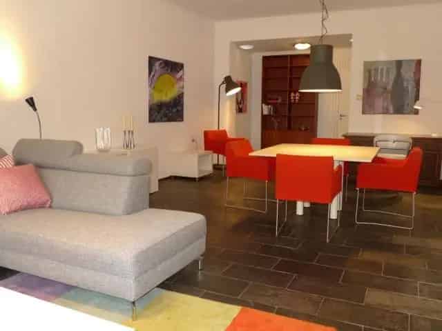 Appartement Maastricht Victor de Stuersstraat: 1 slaapkamer, tuin, Orleansplein