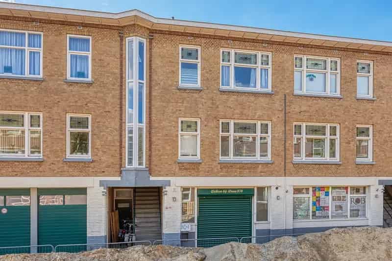 Appartement te koop Den Haag: Sfeervol 2-kamer appartement met balkon