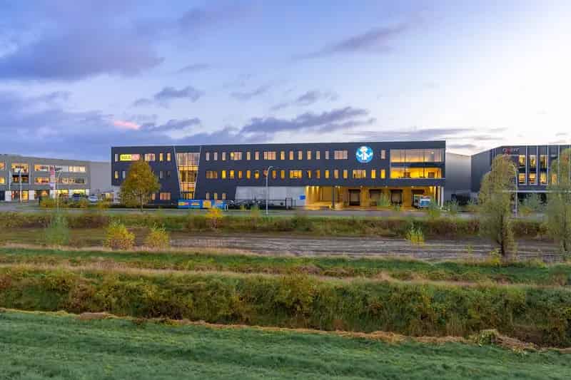 Bedrijfshal te Huur Gilze 7600m² Magazijn Kantoorruimte A58