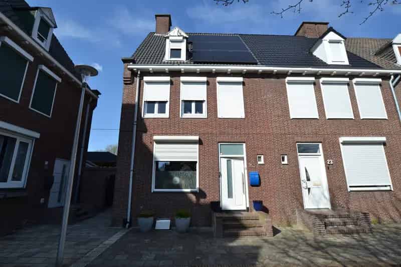 Ruime Eengezinswoning Heerlen 5 Kelderruimtes 4 Slaapkamers