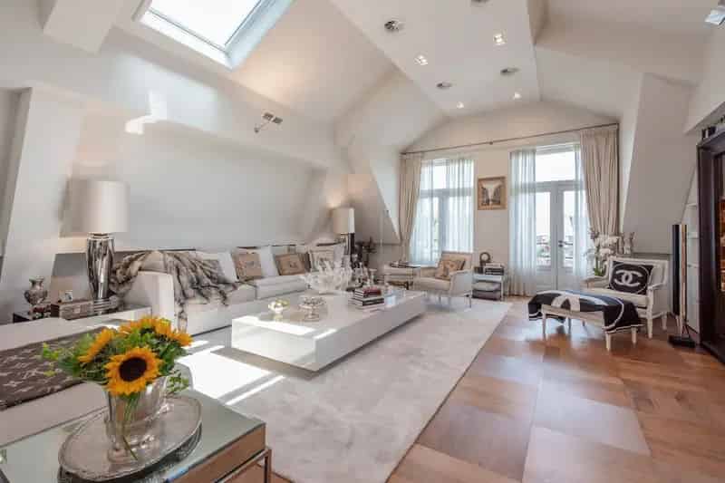 Luxe Penthouse Leidschendam 230m2 Dakterras Parkeren
