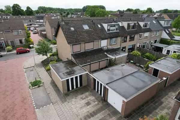 Hoekwoning Steenbergen 4 slaapkamers 2 garages