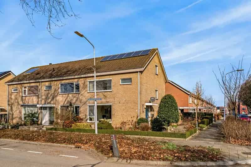 Hoekwoning Heteren 4 slaapkamers garage tuin