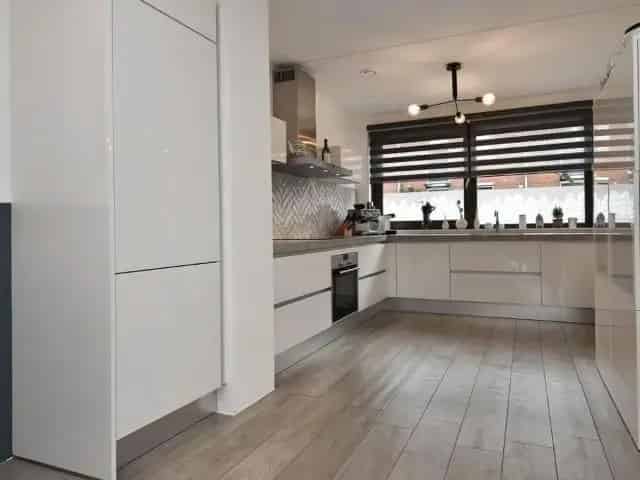 Moderne gezinswoning 6 slaapkamers Den Haag