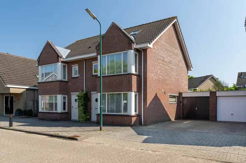 Ruime 5 Slaapkamer Tweekapper Kaatsheuvel Nabij Efteling