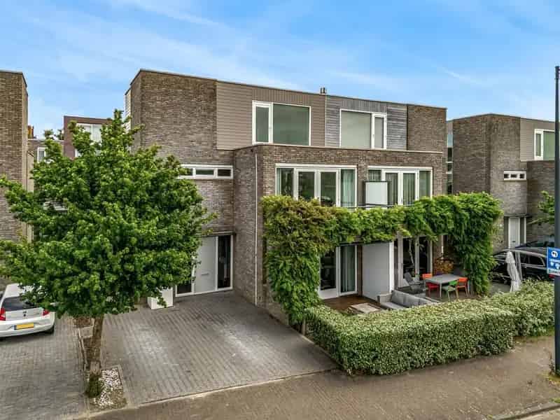 Ruime Villa 207m2 5 slaapkamers 2 badkamers Aanlegsteiger