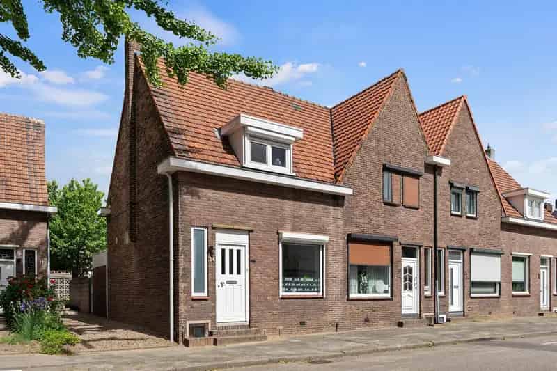Halfvrijstaande woning Geleen 3 slaapkamers instapklaar