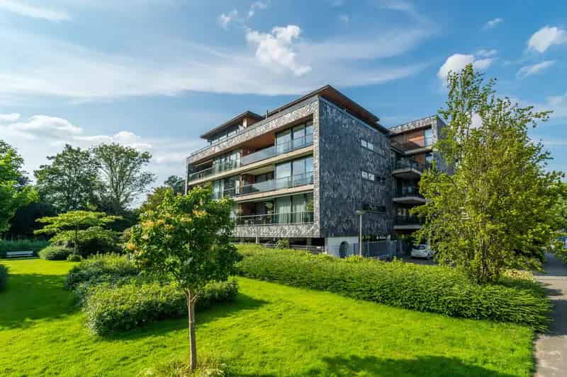 Ruim appartement met 2 slaapkamers en parkeerplaats