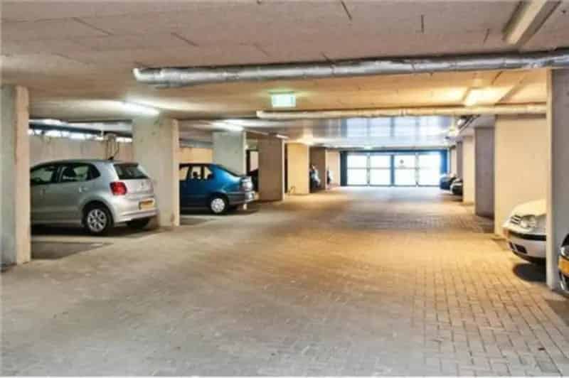 Parkeerplaats te Koop of te Huur Amsterdam West NS Lelylaan