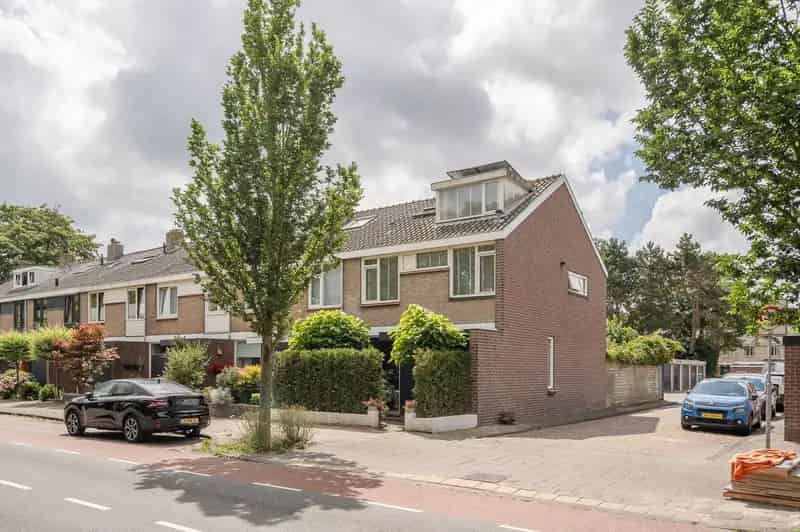 Huis te koop Wassenaar 5 slaapkamers 2 badkamers zonnige tuin