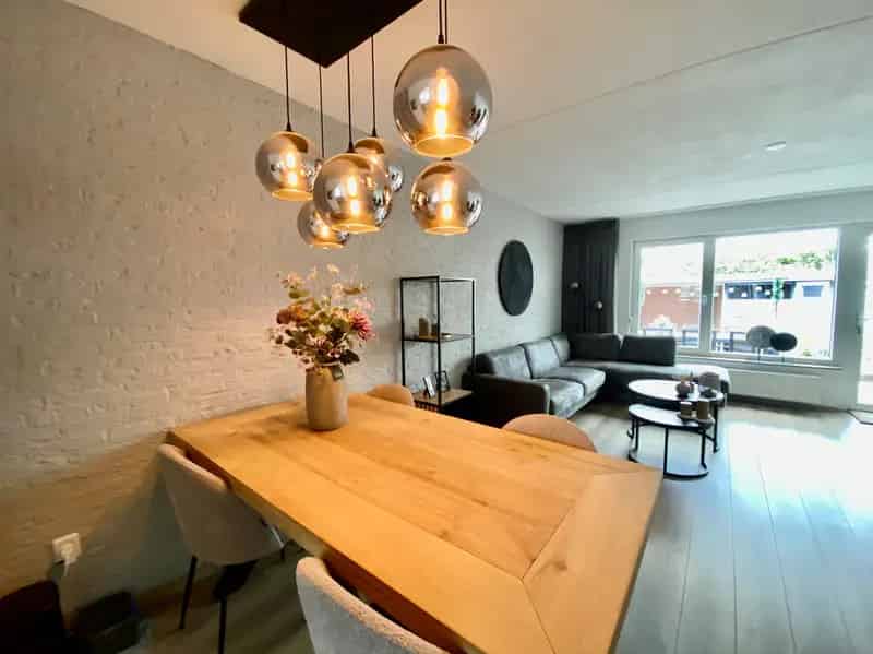 Ruime Halfvrijstaande Woning te Roermond