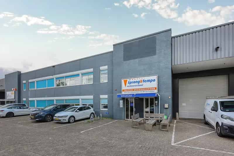 Bedrijfshal te Huur Hoofddorp 800m²