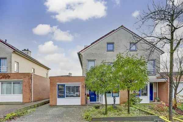 Rhenen 4 Slaapkamers 2 Onder 1 Kapwoning Luxe Badkamer Zonnige Tuin