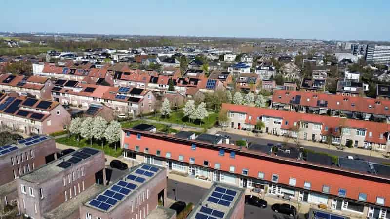 Ruime 4 Slaapkamers 2 Badkamers Tussenwoning Floriande
