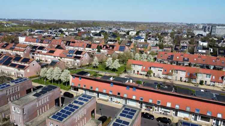Ruime 4 Slaapkamers 2 Badkamers Tussenwoning Floriande