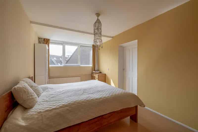 Huis te koop Wormer: 5 slaapkamers, aanbouw en tuin