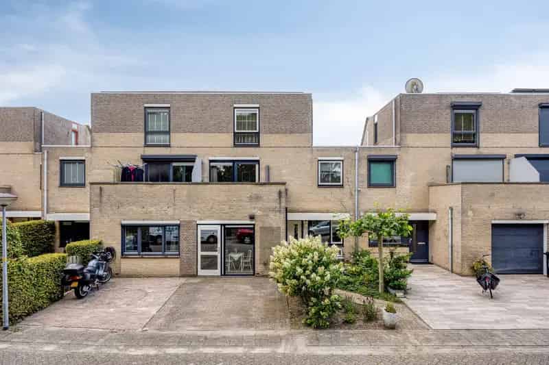 Huis te koop: Victoria Regiastraat 42 1338 ZA Almere | Funda