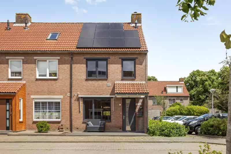 Instapklare Eindwoning Hoorn met 11 Zonnepanelen en Energielabel A