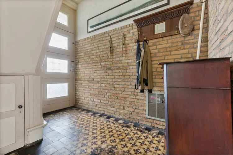 Bedrijfswoning Mook: Uitzicht Uiterwaarden, Twee Hallen, Vier Slaapkamers