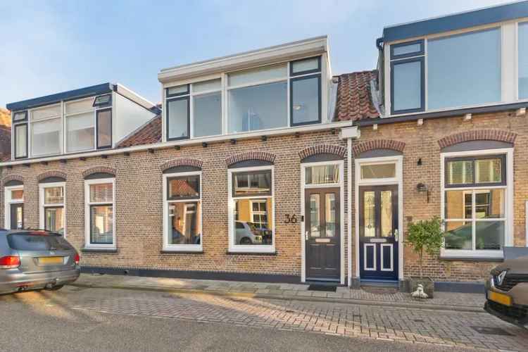 Eengezinswoning Te Koop in Middelharnis, Zuid-Holland