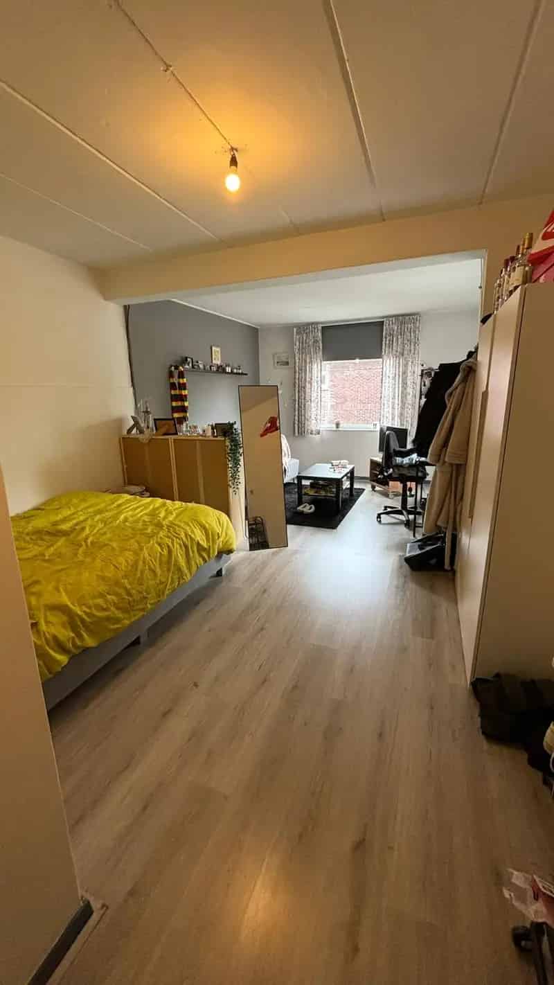 Kamer te Huur Huize ZM: 24m2 kamer voor vrouwelijke student