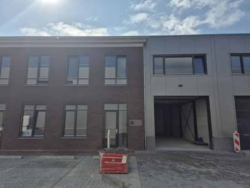 Bedrijfshal Zwaag | Zoek bedrijfshallen te huur: David Ricardoweg 16 1689 ZR Zwaag 
