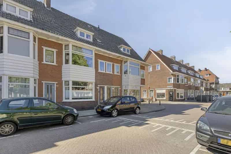 Benedenwoning Overschie 2 slaapkamers zonnige tuin 70m2