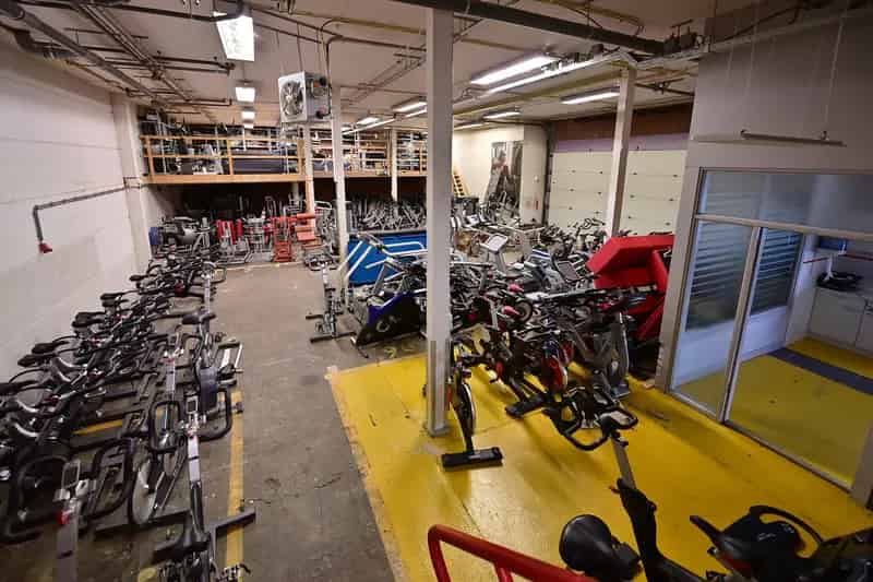 Bedrijfshal te Huur Huizen 190m2 Kantoor 278m2