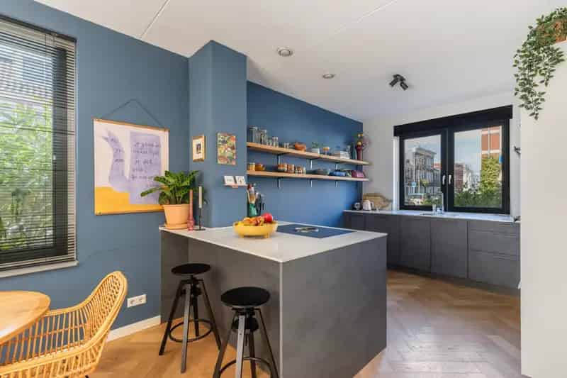 Gezusters Van Damhof 2: Hoekwoning te Koop in Kralingen