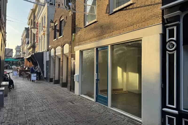 Winkel te Huur Sneek Peperstraat 51m2 Instapklaar