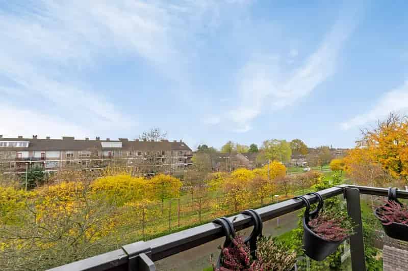 Ruim appartement Schiedam 6 slaapkamers moderne keuken balkon
