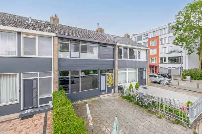 Huis te koop Rotterdam IJsselmonde 5 slaapkamers serre gelijkvloers wonen