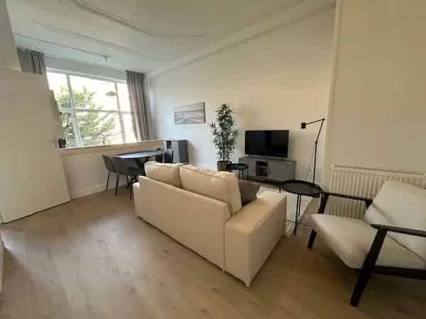 Gerenoveerd Appartement Laan van Meerdervoort Den Haag Short Stay