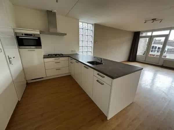 2 Slaapkamer Appartement Stadscentrum Gemoderniseerd