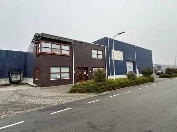 Bedrijfshal Haaksbergen te Huur 2281m2