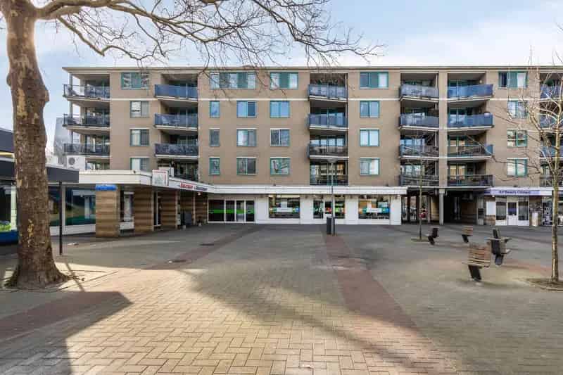 Winkel te Huur Rotterdam Het Lage Land 137m2