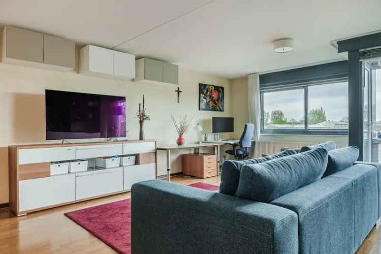 3-kamer appartement Delft  -  Zuidwest balkon -  Eigen parkeerplaats