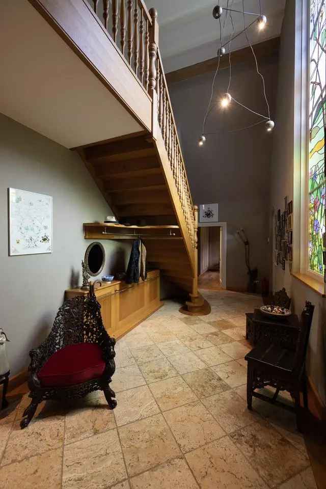 Landelijk Landhuis Vaassen met Paardenstallen en Ruime Tuin