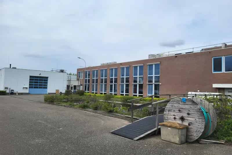 Bedrijfshal te huur Vlissingen 2490m2 Kantoor Bedrijfsruimte Opslag
