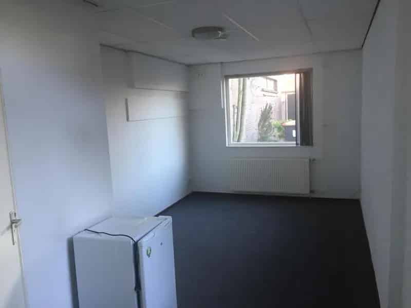 Nette Studio Tilburg Centrum: Eigen Badkamer Tuin Fietsenstalling