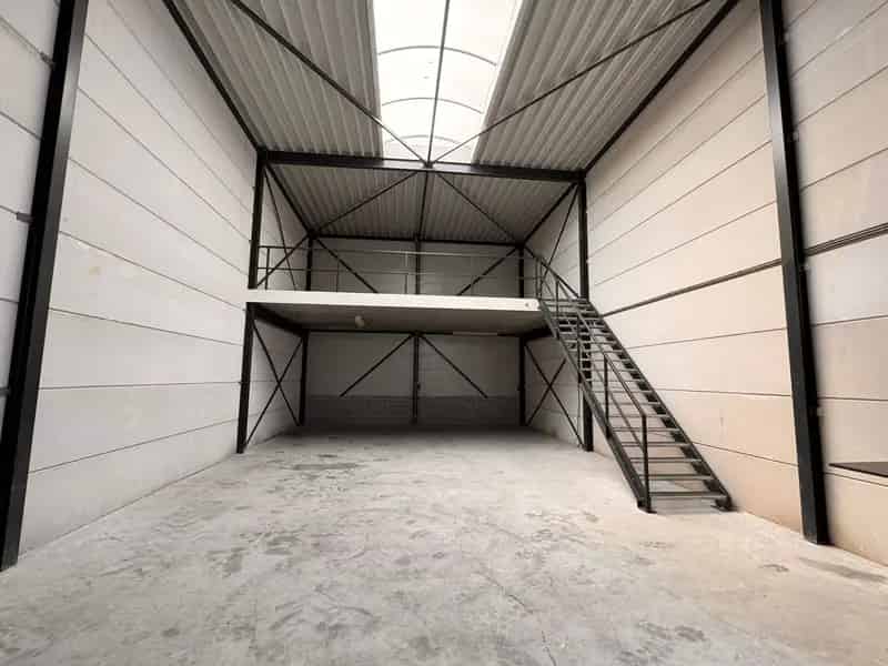 Bedrijfshal te Huur Noordwijkerhout 155m2