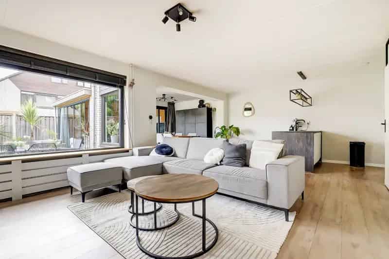 Huis te koop Hoogvliet: Ruime gezinswoning Boomgaardshoek