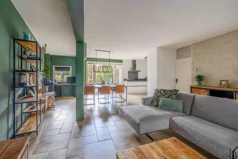 Ruim 4-kamer appartement Spijkenisse Centrum  115m2  Royale Tuin