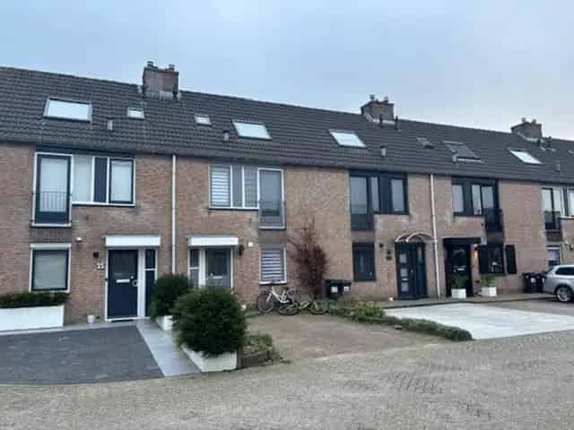 Eengezinswoning 4 Kamers te Huur Hoofddorp