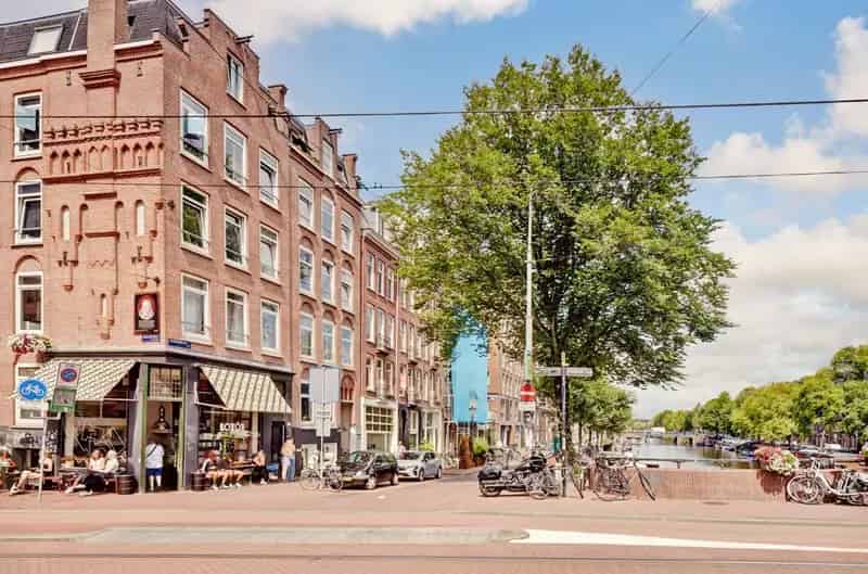 Appartement Amsterdam Bilderdijkkade: Licht & Modern 34m²