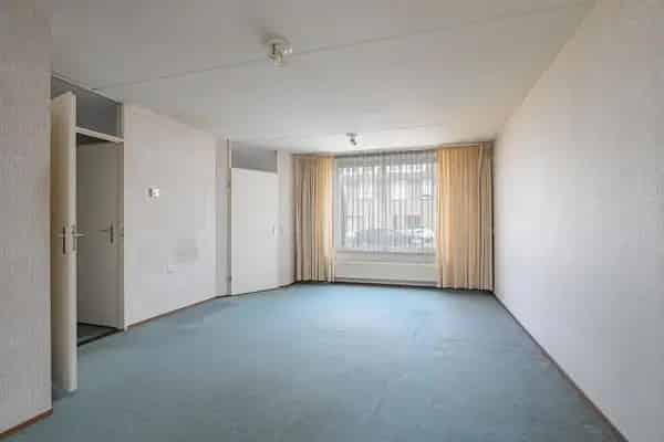 Tussenwoning Nieuw Husken 3 slaapkamers ruime zolder