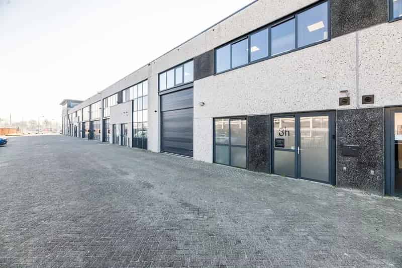 Bedrijfsunit te Koop of te Huur Oosterhout NB Vaartweg 8 H